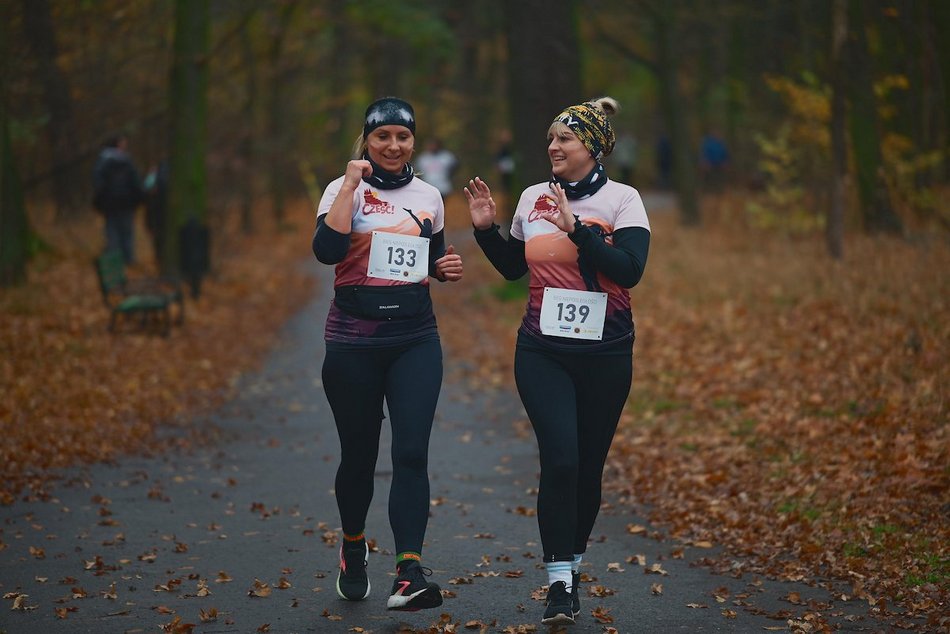 Łódź. Bieg Niepodległości w parku Julianowskim