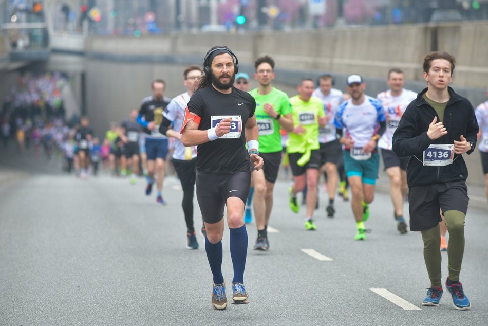 DOZ Maraton 2023. Brałeś udział w biegu? Znajdź się na zdjęciach!