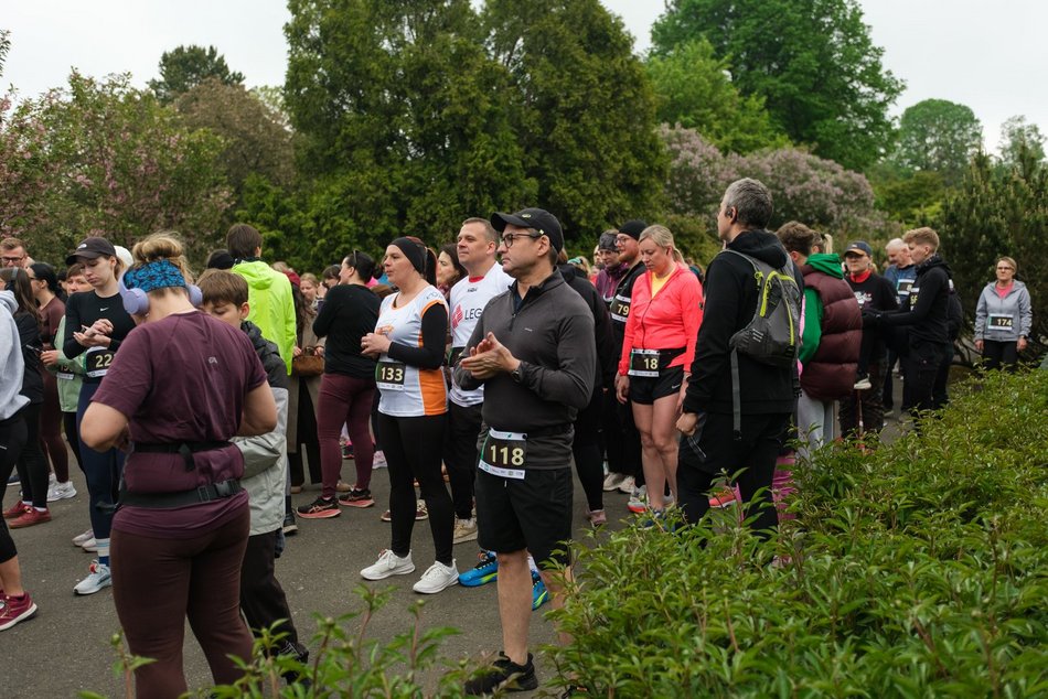 Łódź. Botaniczna Piątka w Ogrodzie Botanicznym w Łodzi. Uśmiech Łodzian i biegowe emocje