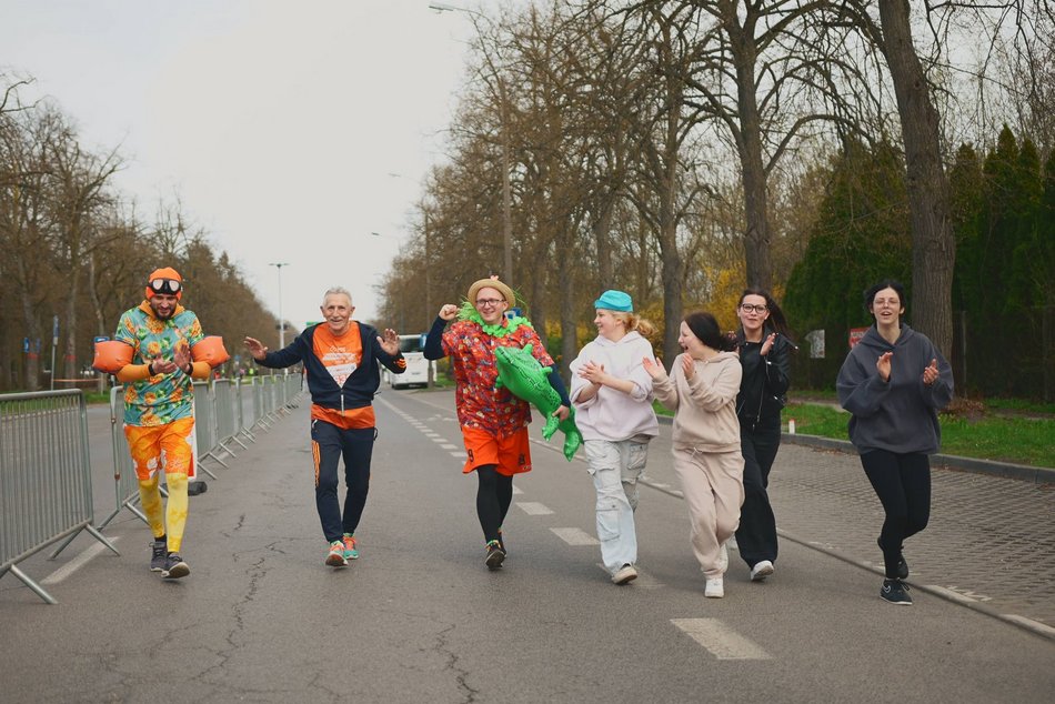 Łódź. Strefa kibica na DOZ Maraton Łódź 2026. Jak Łodzianie dopingowali biegaczy?