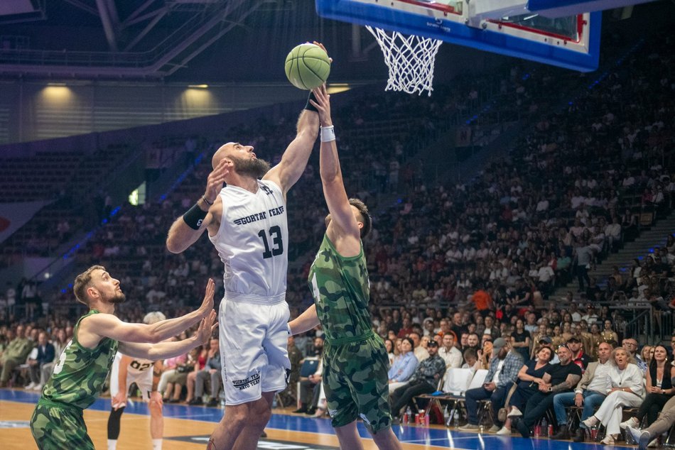 Łódź. Mecz Gortat Team vs NATO Team w Łodzi. Zagrają Bedoes 2115, Friz, Piotr Żyła, Mateusz Damięcki i inni