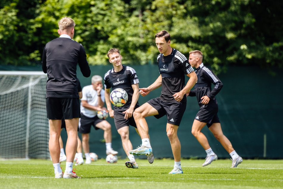 Łódź. ŁKS Łódź w trakcie przygotowań do sezonu. Przed piłkarzami cztery mecze kontrolne 