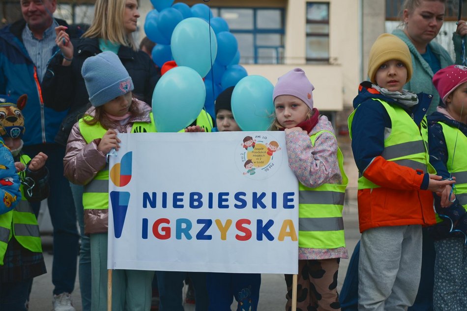 Łódź. Światowy Dzień Autyzmu. Przedszkolaki przemaszerowały Piotrkowską!