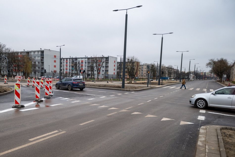 Rondo Broniewskiego w Łodzi otwarte! Przejazd z Dąbrowy na Chojny możliwy