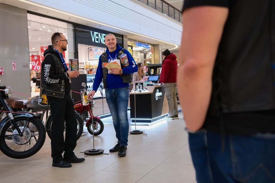 Łódź. WOŚP 2026 w Łodzi wystartował w Manufakturze! Zobacz te wspaniałe motocykle i bolidy