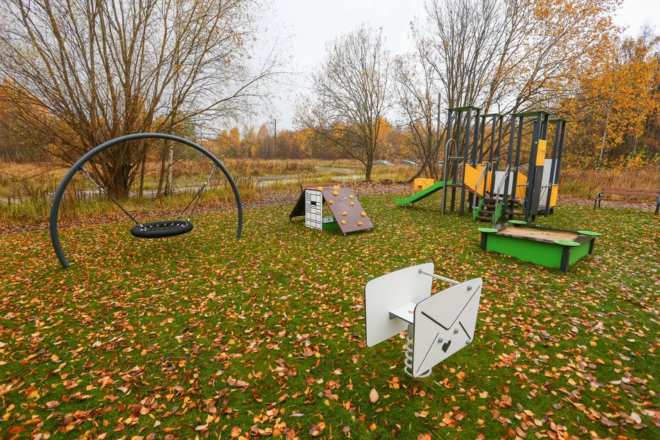 Nowy plac zabaw na Janowie gotowy. Powstał we współpracy z InPostem