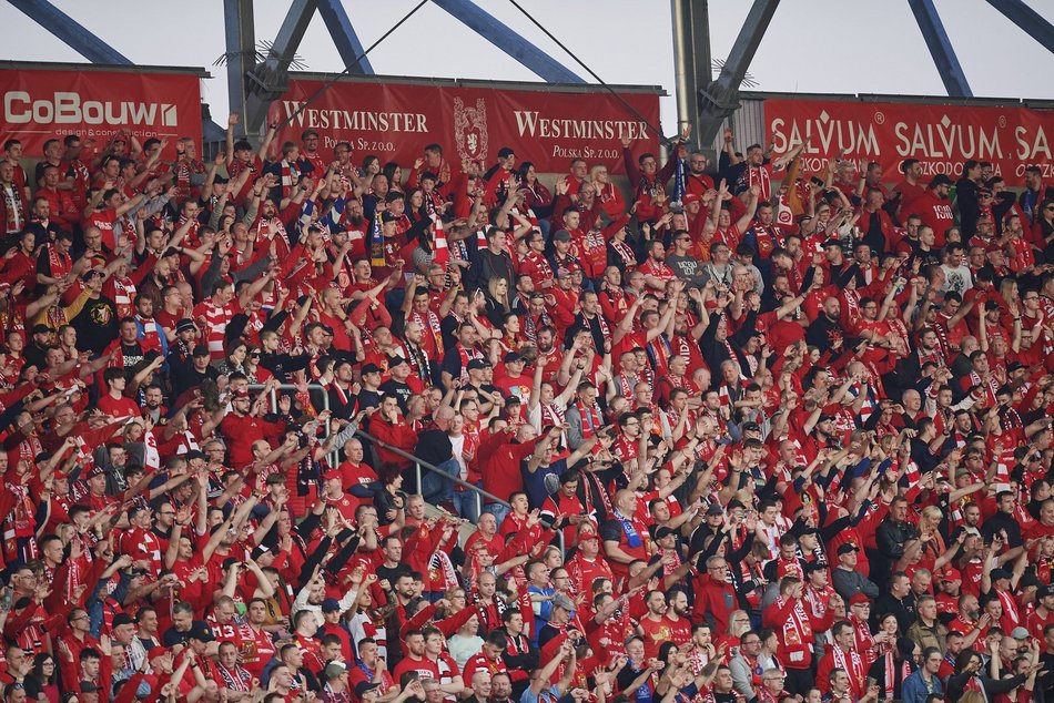 Kibice Widzewa Łódź na trybunach podczas meczu z Górnikiem Zabrze