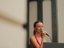 Włókiennicza Unplugged w Łodzi. Muzyczne wariacje Magdaleny Tasarz