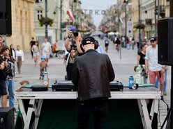Łódź. Muzyczny plener na placu Wolności w Łodzi. Spora dawka muzyki elektronicznej