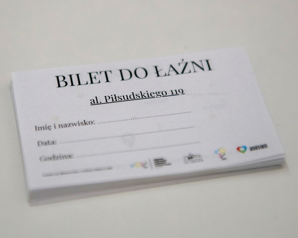 Mobilna łaźnia dla bezdomnych