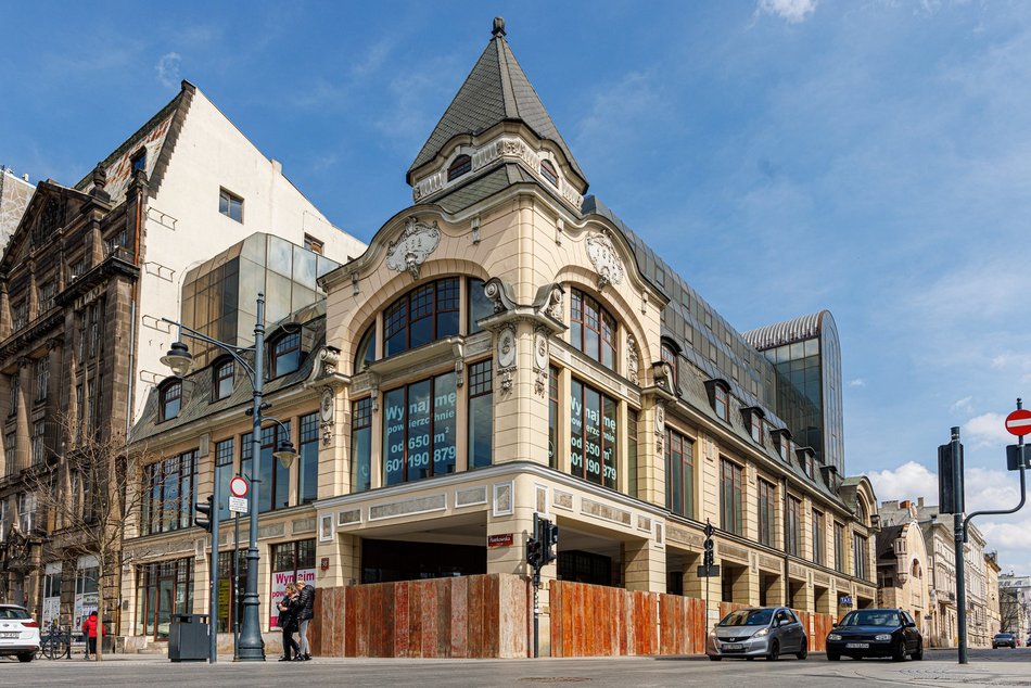 Dom Buta przy Piotrkowskiej nigdy już nie będzie taki sam! Trwa zabudowa podcieni