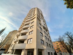 Jedyny taki apartamentowiec w Łodzi. Kiedyś synonim luksusu i... statusu