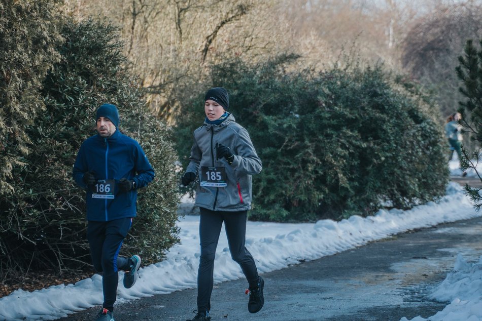 Botaniczna Piątka w Ogrodzie Botanicznym w Łodzi. Galeria z mroźnego biegu