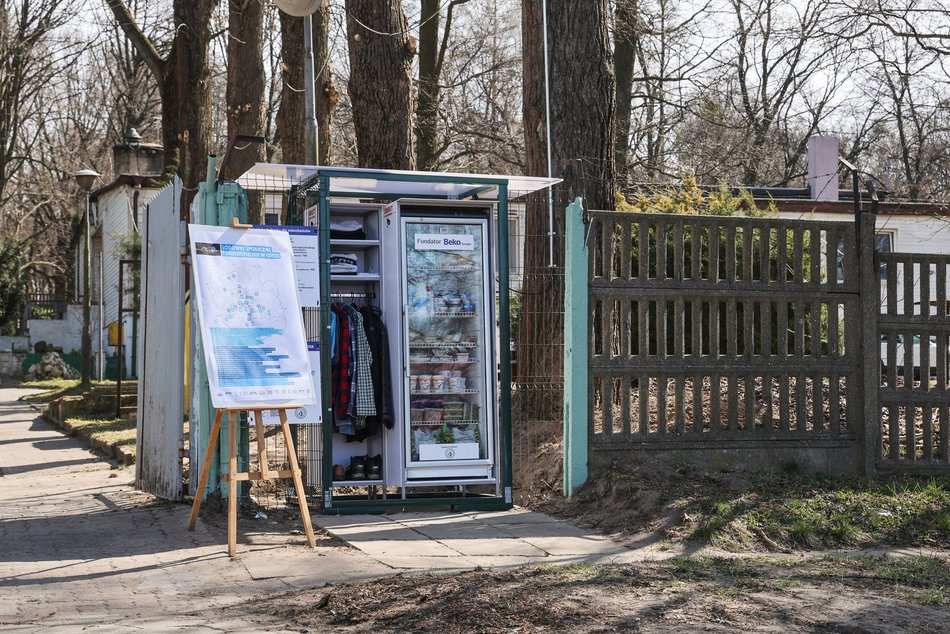 Nowa lodówka społeczna w Łodzi. To już 27 urządzenie w mieście. Gdzie?