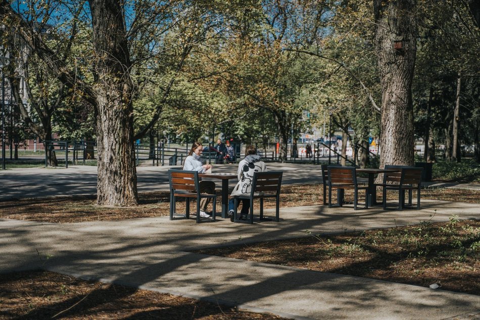 Łódź. Park Staromiejski w Łodzi idealny na majówkowy spacer. To zielona oaza w centrum miasta!