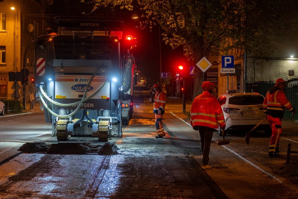 Remont Żeromskiego w nocy