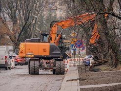 Łódź. Remont Złotniczej w Łodzi. Część chodnika już gotowa, lada dzień nowa jezdnia