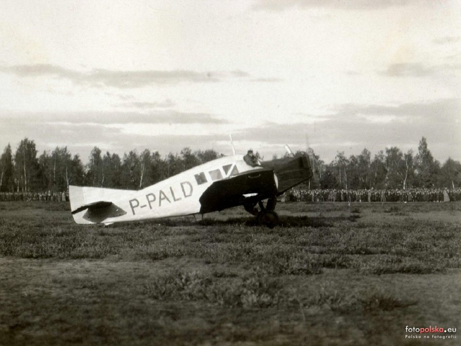 Otwarcie lotniska Ligi Ochrony Powietrznej i Przeciwgazowej w Łodzi - 13 września 1925 r.