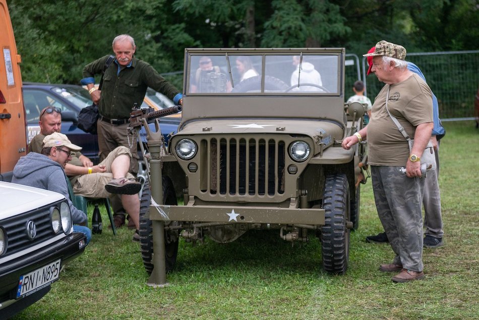Łódź. Moto Weteran Bazar w Łodzi. Prawdziwy raj dla kolekcjonerów zabytkowych pojazdów