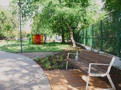 Łódź. Takiego skweru w Łodzi jeszcze nie było! Siłownia, park sensoryczny i plac zabaw już gotowe