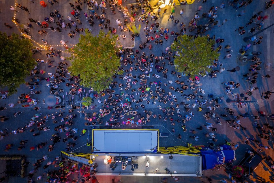 Łódź. To dopiero widok! Największy pochód w historii Parady Wolności w Łodzi z lotu ptaka!