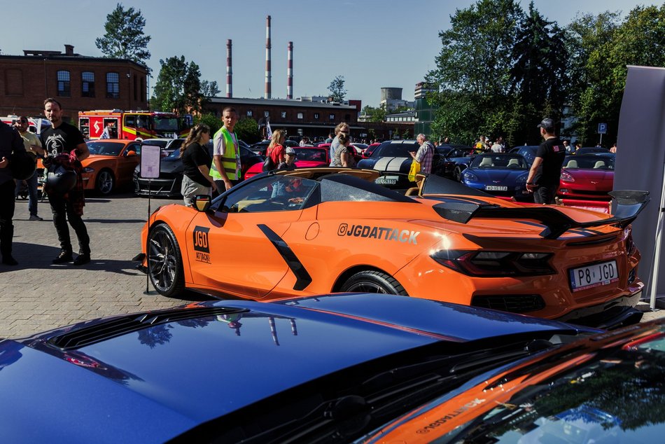Łódź. Zlot amerykańskich samochodów w Łodzi. Prawdziwe perły motoryzacji