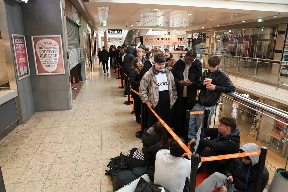 Popeyes w Łodzi otwarty! Tłum czekał nawet kilkanaście godzin