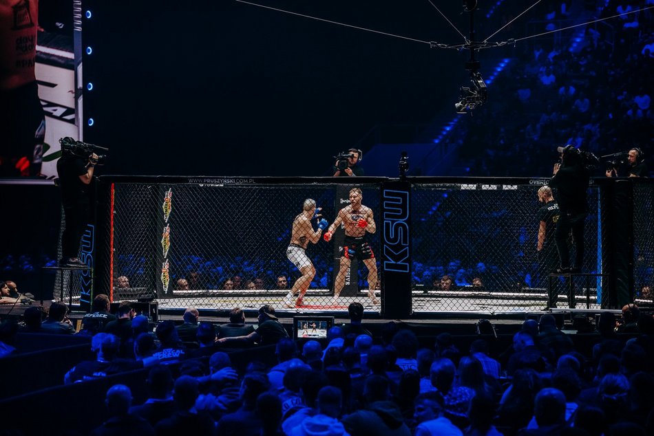 KSW w Atlas Arenie. Dwie emocjonujące walki mistrzowskie z zawodnikami z Łodzi