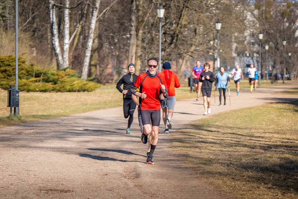 Łódź. Parkrun w Parku Poniatowskiego w Łodzi. Brałeś udział w biegu? Znajdź się na zdjęciach!