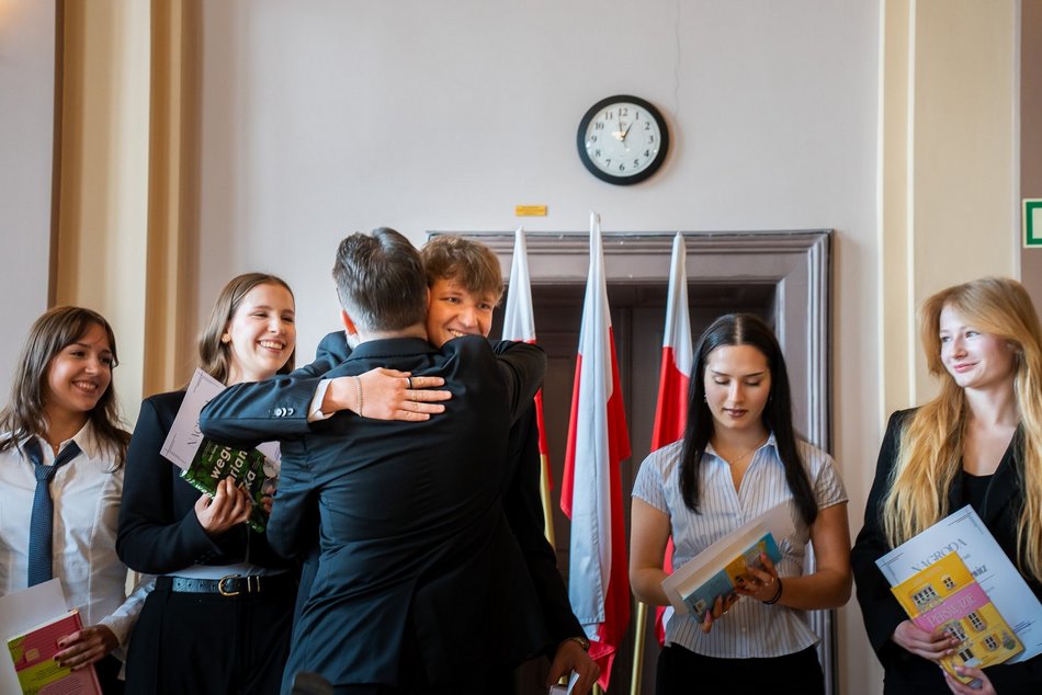 Łódź. Zakończenie roku szkolnego w III Liceum Ogólnokształcącym w Łodzi