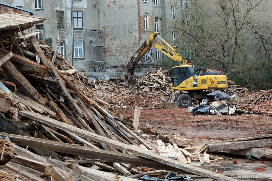 Od kwietnia do września w Łodzi wyburzonych ma zostać niemal 50 budynków