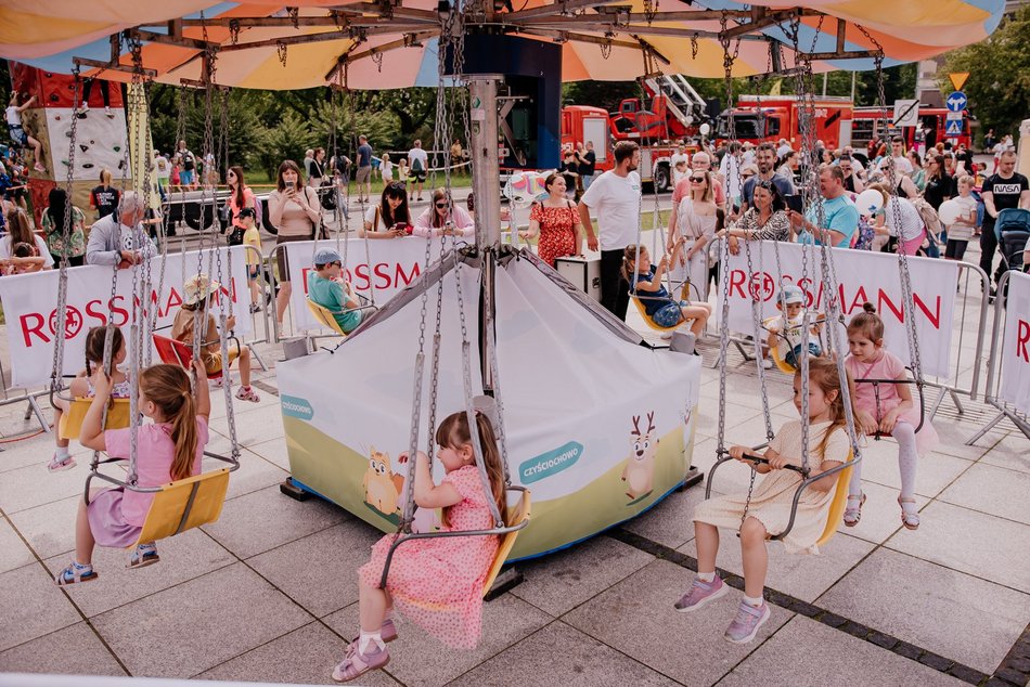 Łódź. Miejski Dzień Dziecka 2025 w Łodzi. Majka Jeżowska, dmuchańce i pokazy [ZDJĘCIA]