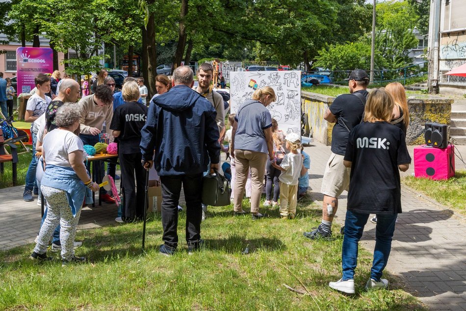 Wesoły Dzień Dziecka na Teofilowie. Szczudlarze, warsztaty cyrkowe, animacje i dobra zabawa!