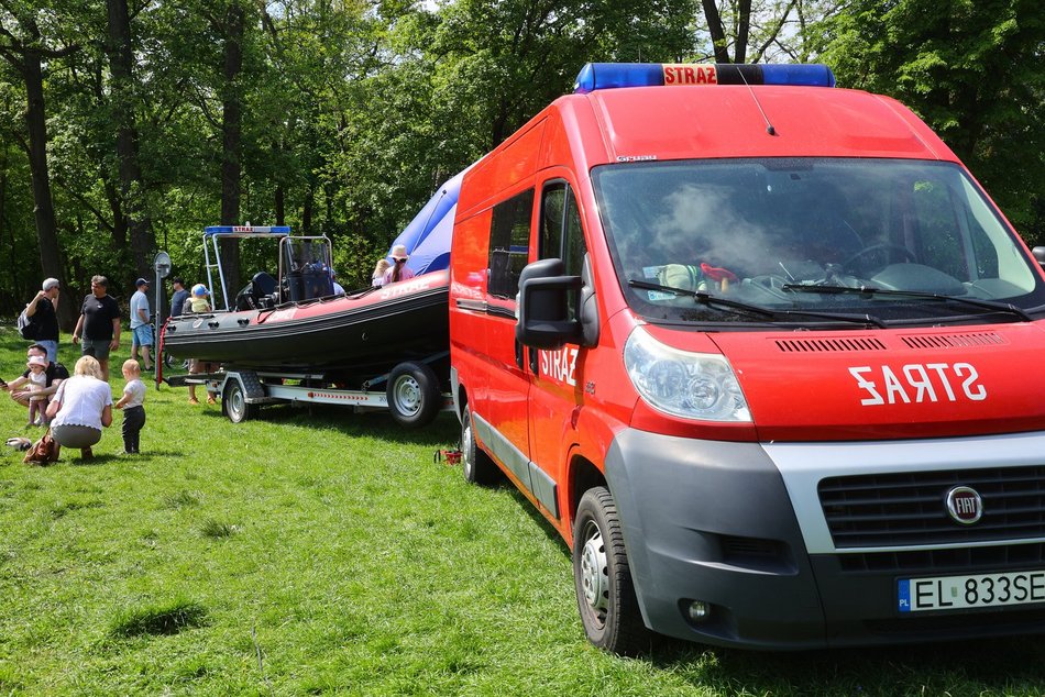 Łódź. Piknik na Młynku w Łodzi. Dmuchańce, alpaki, gigantyczne kręgle i rowery wodne