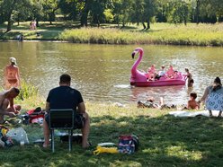 Łódź. Upalny weekend na Stawach Jana w Łodzi. Tak wypoczywają łodzianie!