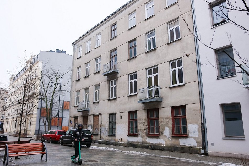 Łódź. Kamienica przy ul. Włókienniczej 17