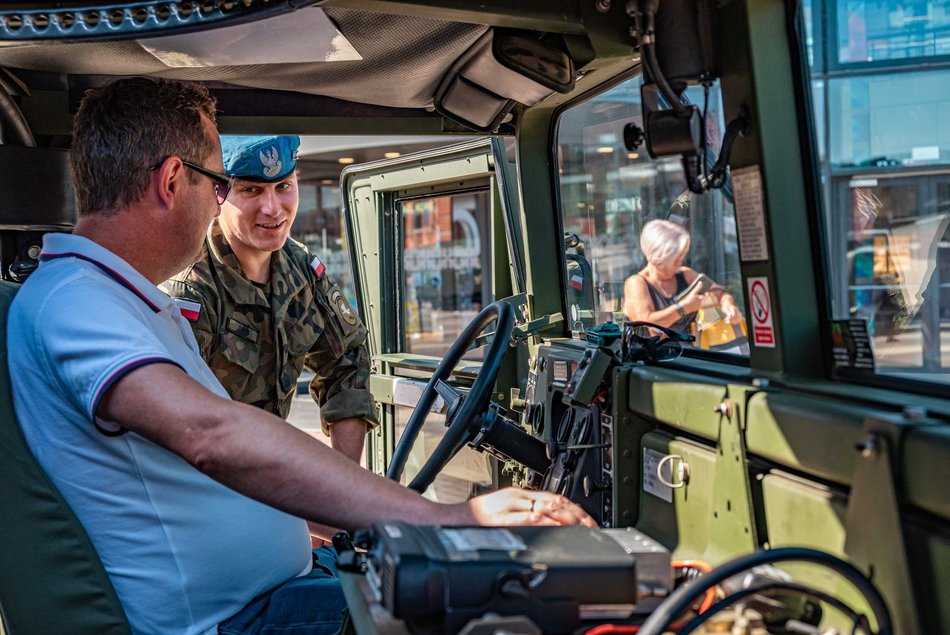 Piknik weterana w Manufakturze