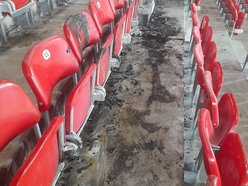 Zniszczenia na stadionie Widzewa po meczu z Lechem