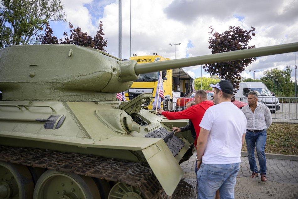 Ale auta pod Atlas Areną w Łodzi. Europejski zlot aut sportowych