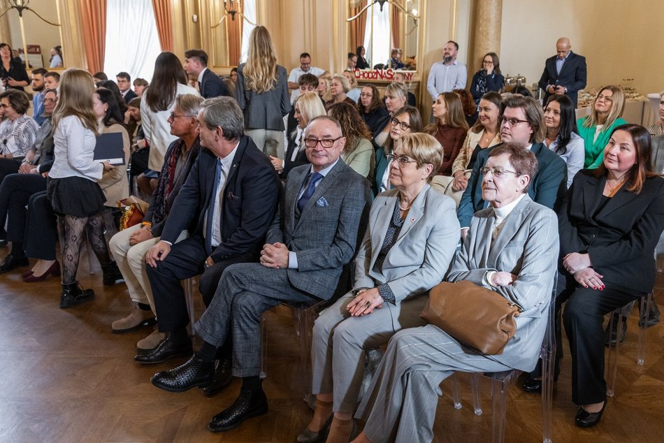 Łódź. Stypendia dla wybitnych uczniów z Łodzi i regionu przyznane. Nagrodzeni także nauczyciele