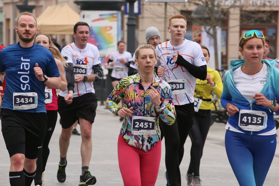 DOZ Maraton 2023. Brałeś udział w biegu? Znajdź się na zdjęciach!