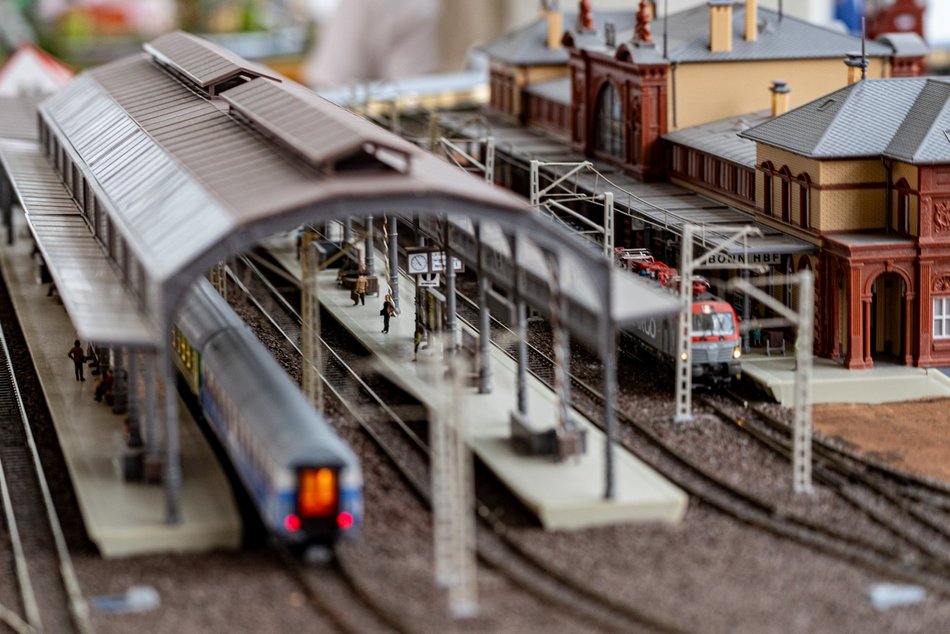 Wystawa makiet klejowych na dworcu Łódź Fabryczna