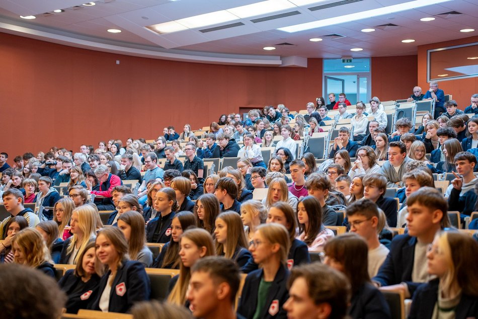 Łódź. Anna Maria Wesołowska na Uniwersytecie Łódzkim. Aula WPiA pękała w szwach