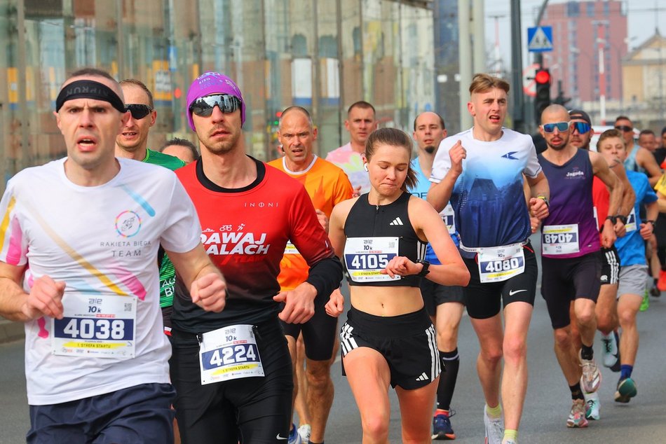 Łódź. DOZ Maraton Łódź 2026. Brałeś udział w biegu na 10 km? Znajdź się na zdjęciach!