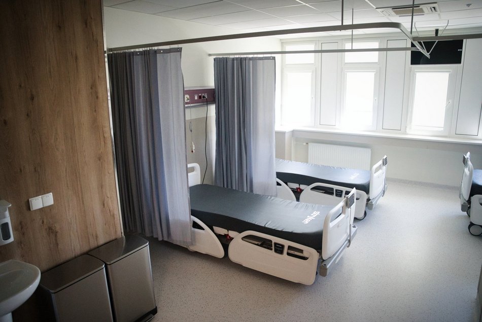 Łódź. Oddział Neurochirurgii w Szpitalu Kopernika w Łodzi po remoncie