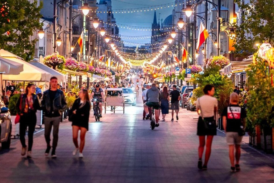Łódź. Gdzie „Zetki” chodzą po zmroku w Łodzi? Pub Biblioteka, Niebostan, Owoce i Warzywa i więcej