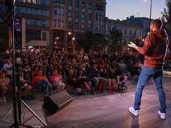 Łódź. Stand-up Piotrkowska w Łodzi. Za nami kolejny wieczór z dobrym humorem [ZDJĘCIA]