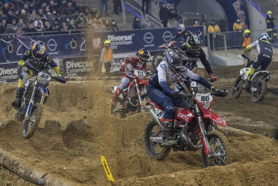 motocyklista na torze