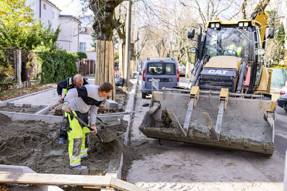 Remont Zelwerowicza. Są już pierwsze chodniki i zjazdy do posesji