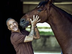 Eros Ramazzotti w Atlas Arenie! Wokalista zaśpiewa w Łodzi swoje największe przeboje